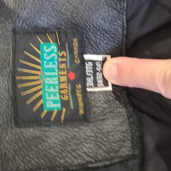 Leather jacket. - Picture 4 of 4